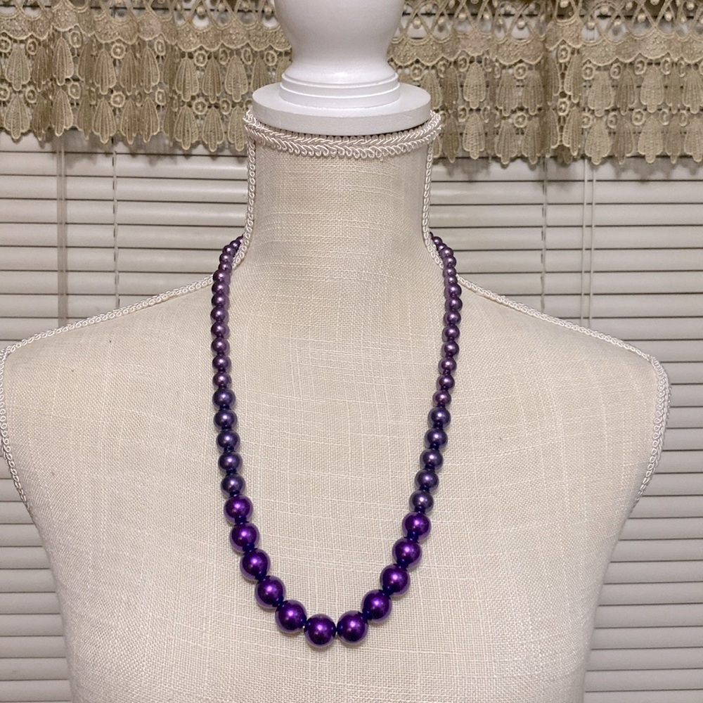 ICING Vintage purple plastic beaded necklace, fashion jewelry two tone 26”